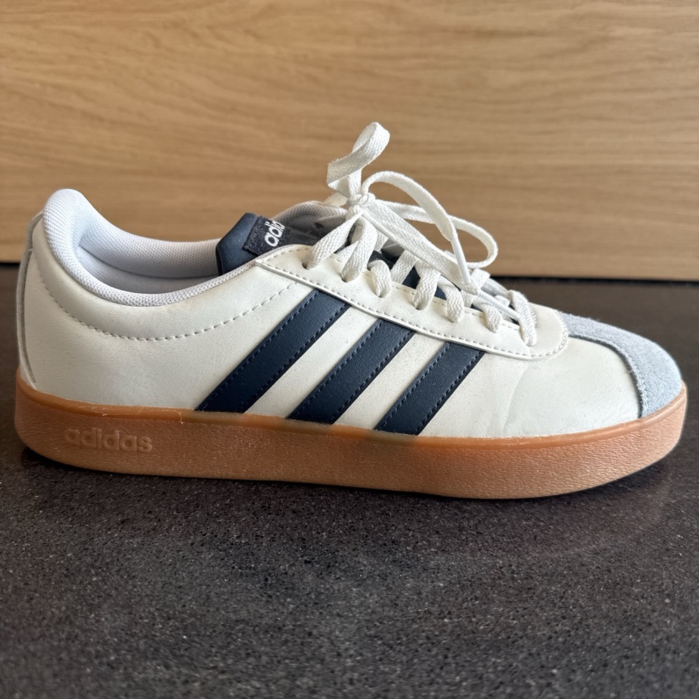 Adidas Cream and Navy Casual Sneakers no insouls